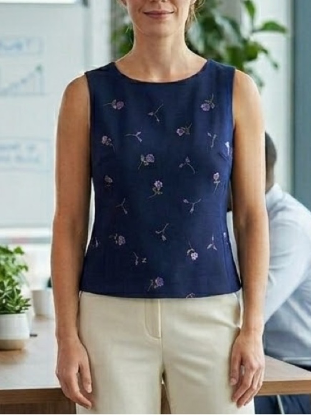 Dressbarn Embroidered Floral Sleeveless Blue Top Size 16